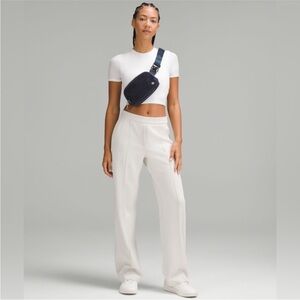 Lululemon EVERYWHERE BELT BAG CORDUROY True Navy